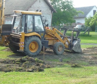  Stavba dětského hřiště 2010